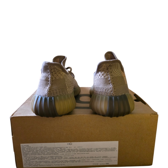 Adidas Yeezy Boost 350 V2 Men 7.5 With Box Authentic - Picture 2 of 14